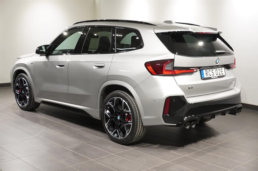 Bild 3 av BMW X1 M35i xDrive M Sportpaket Pro Drag DA Pro HUD Panorama H K