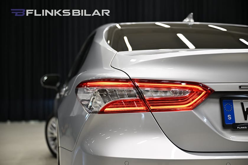 Bild 5 av Toyota Camry Hybrid CVT Executive Skinn Kamera Navigation
