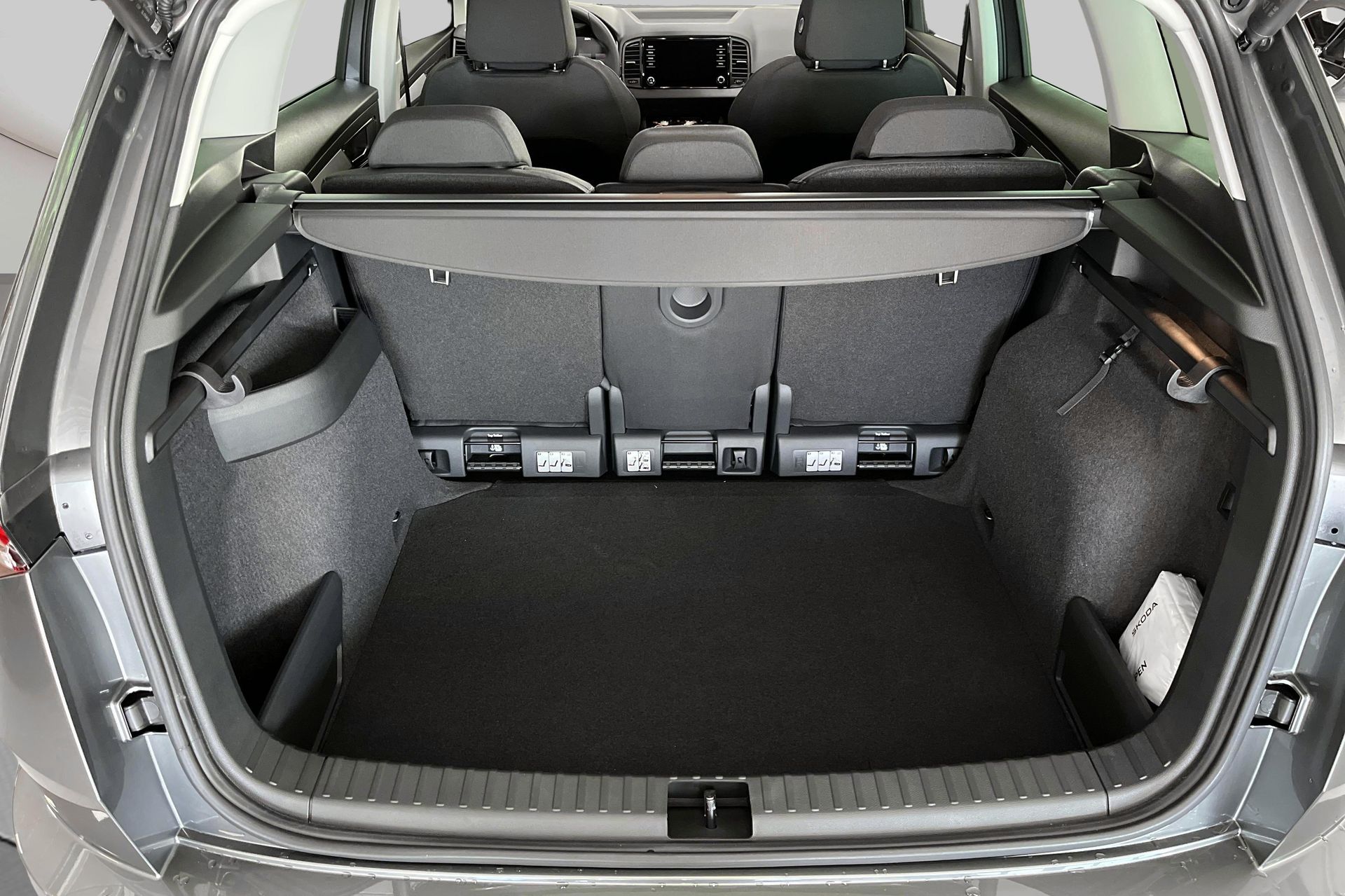 Skoda Karoq Selection 1,5 TSI 2026, bild 7/8