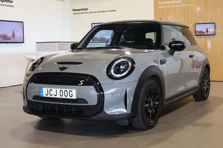 MINI Cooper SE Navi Läder Värmare Carplay Sensorer LED