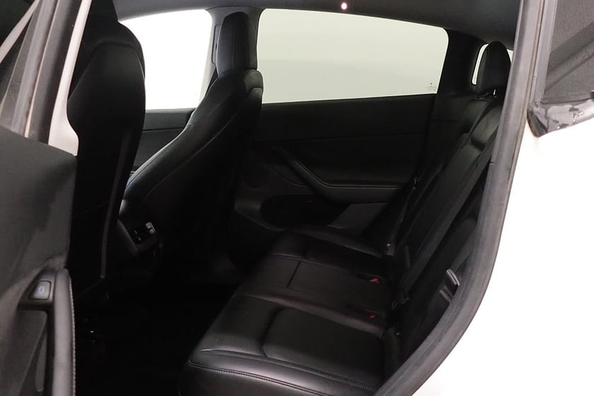 Bild 5 av Tesla Model Y Long Range AWD Dragkrok Panorama MOMS 360° Autopilot