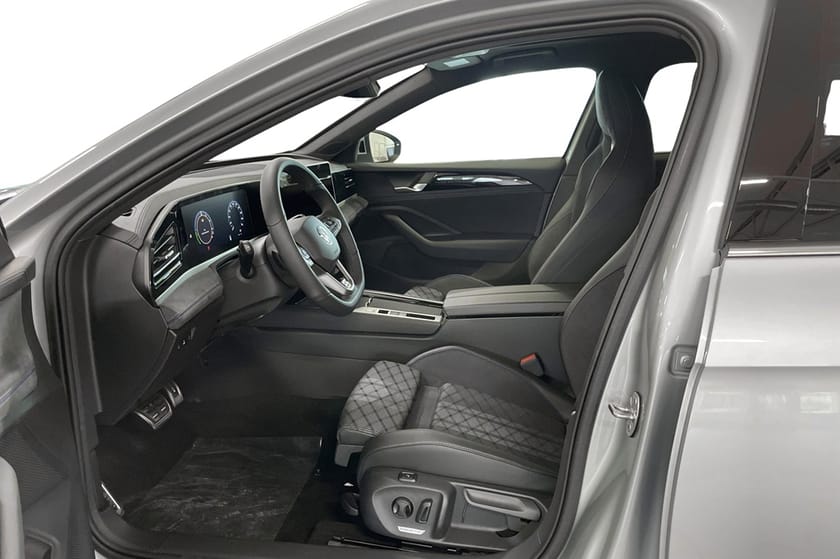 Bild 4 av Volkswagen Passat Variant eHybrid R-line edition 272 hk