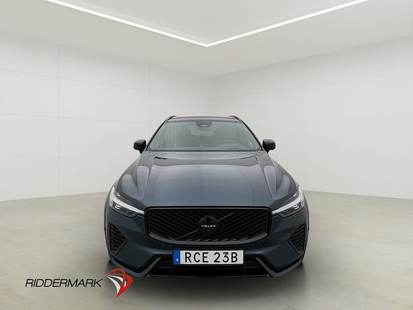Bild 2 av Volvo XC60 Recharge T6 AWD Black Edition Plus B&W Pano HUD