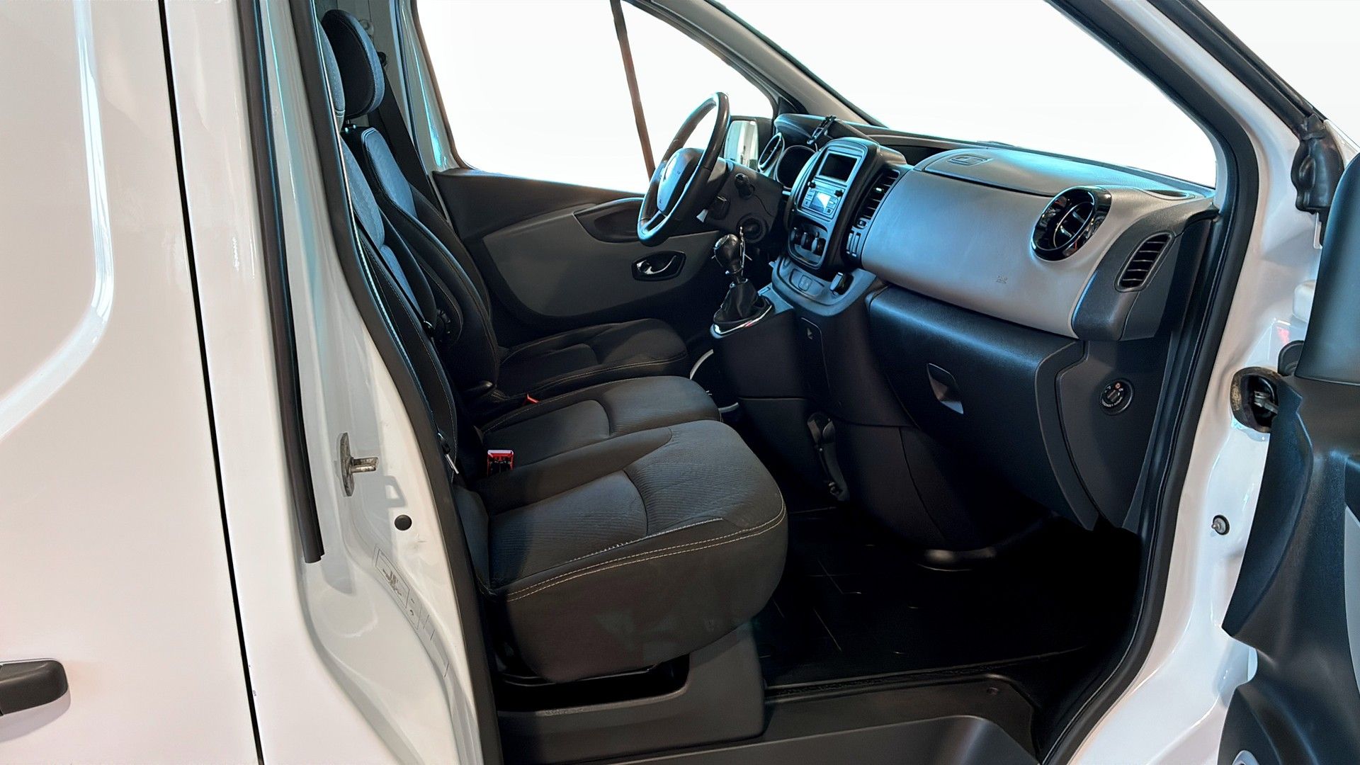 Renault Trafic Skåpbil 1.6 dCi 2016, bild 3/9