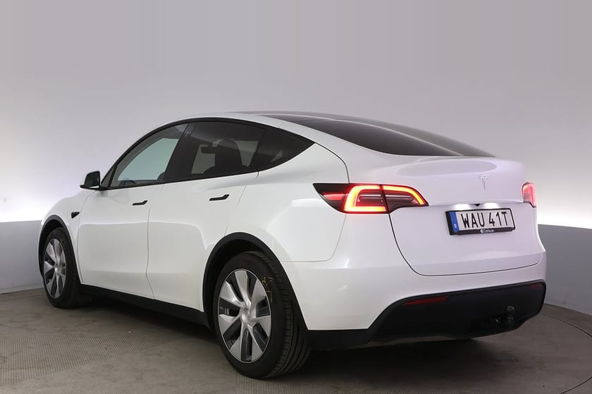 Bild 4 av Tesla Model Y Standard Range RWD Autopilot Pano Drag V-hjul