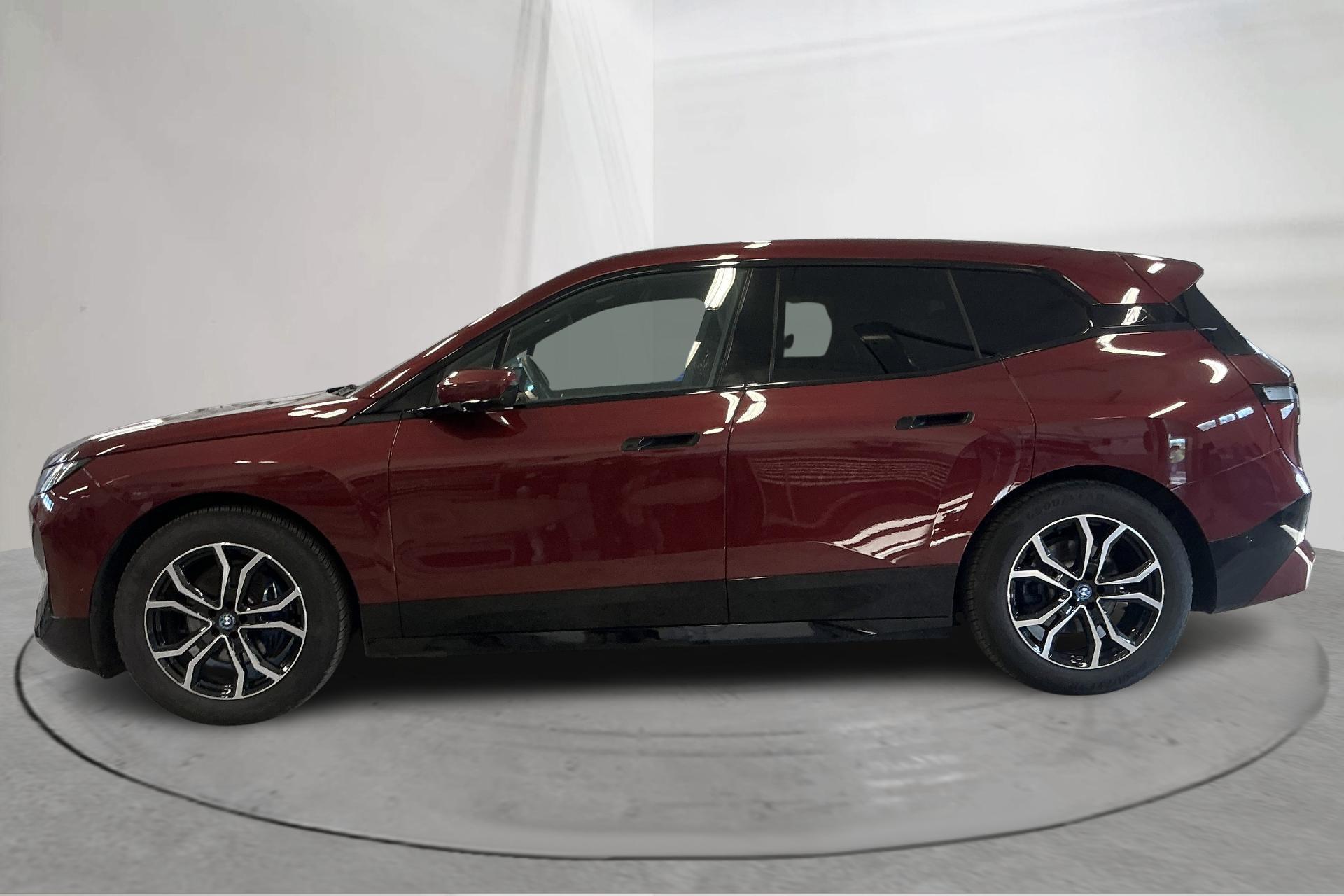 BMW iX xDrive40 2022, bild 2/10