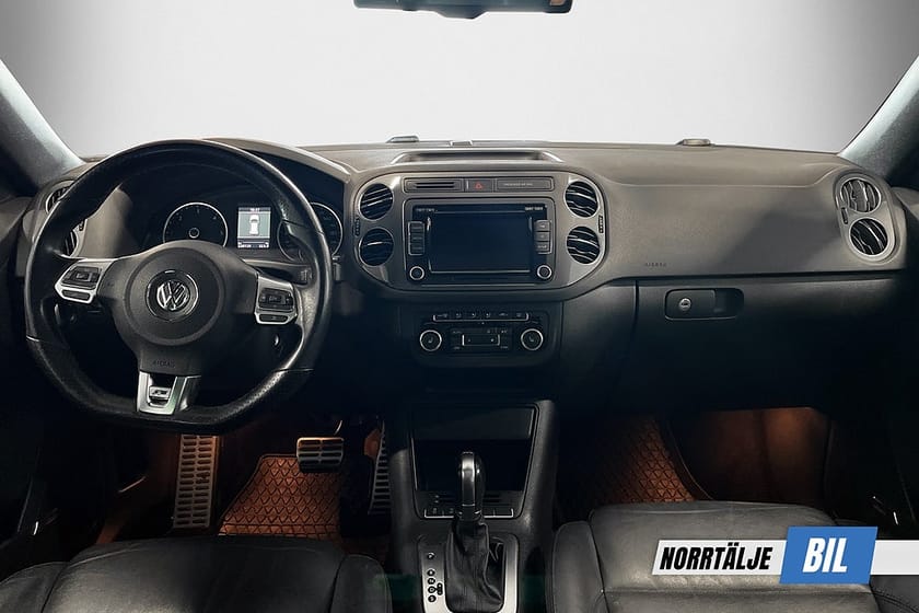 Bild 3 av Volkswagen Tiguan R-LINE 2.0 177HK 4M VÄRMARE PANO DRAG SKINN KAMREM BYTT