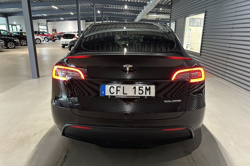 Bild 5 av Tesla Model Y Performance AWD 534hk Backkamera Navi Panorama Drag