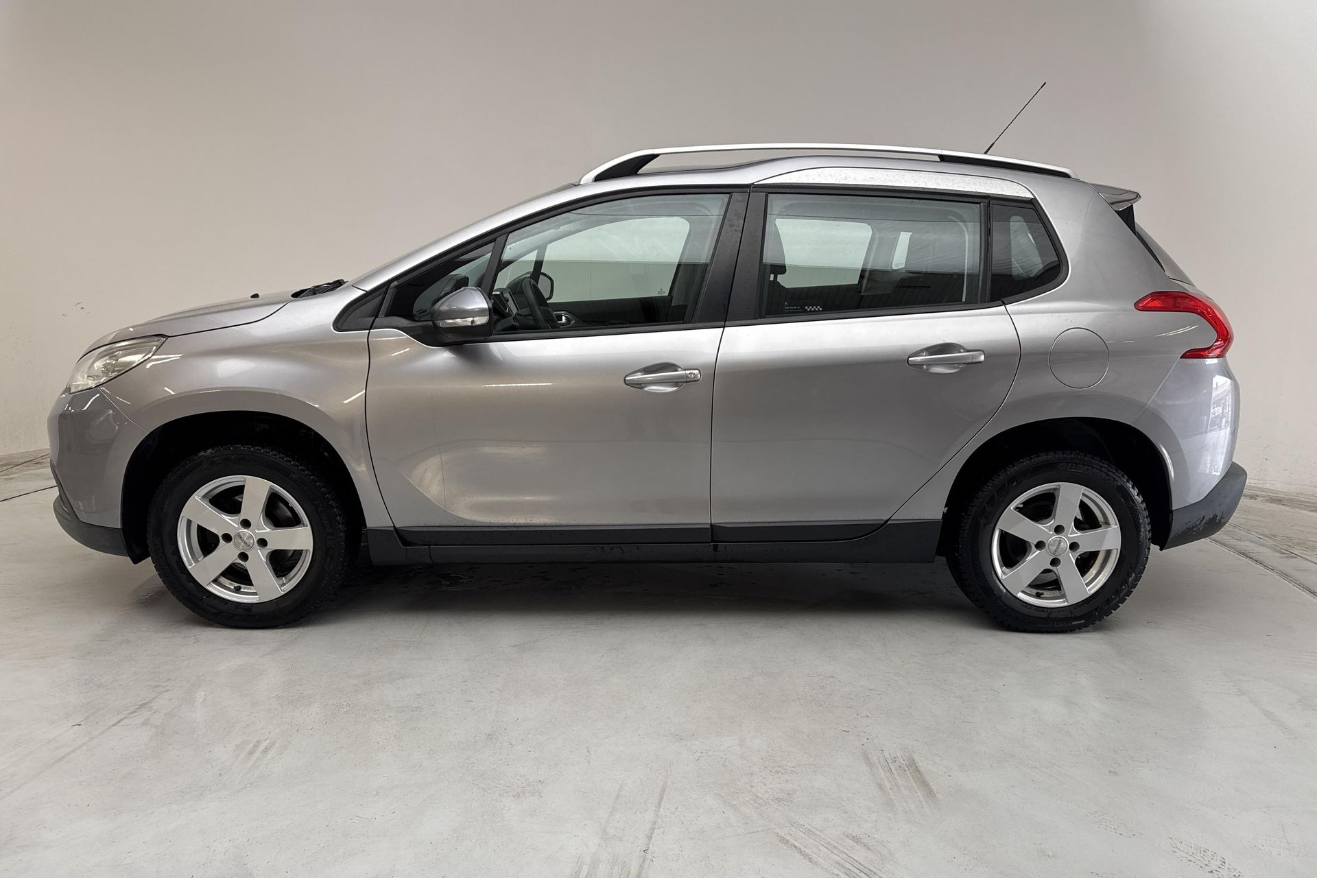 Peugeot 2008 1.2 VTi 2015, bild 2/10