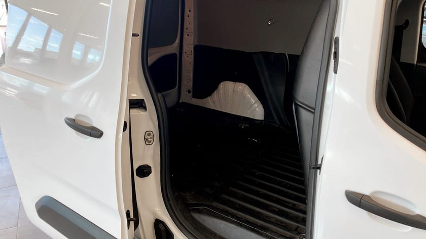 Bild 5 av Peugeot Partner L1 Dieselvärmare dragkrok