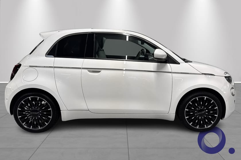 Bilde 5 av Fiat 500e 3+1 RYGGEKAMERA, CARPLAY, LAV KILOMETER