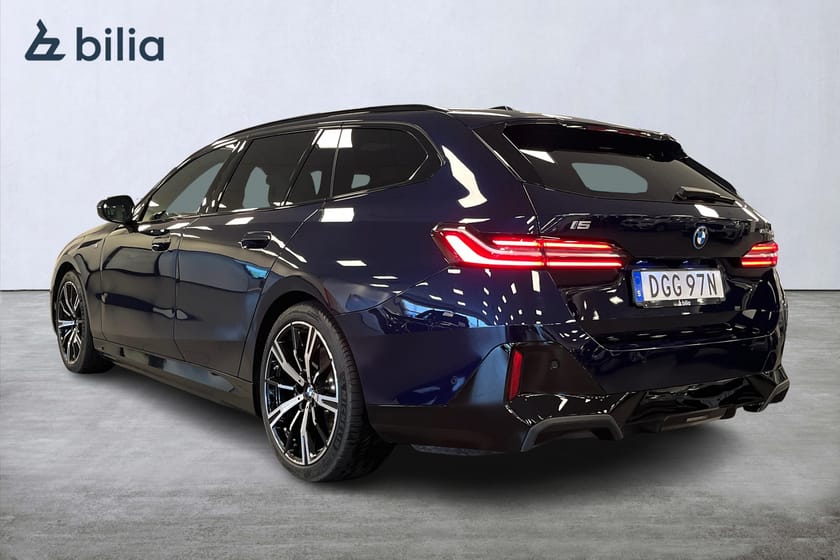 Bild 2 av BMW i5 eDrive40 Touring |M Sport|B&W|Drag|Panorama|Kolfiber|SE SPEC