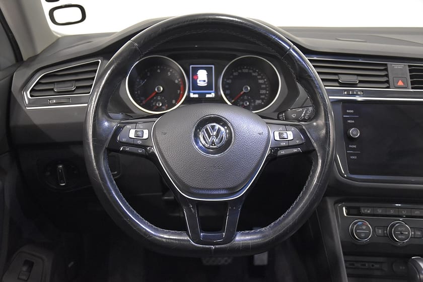 Bild 2 av Volkswagen Tiguan 2.0 TSI 4Motion Pano P-värm Massage Rattv 190hk
