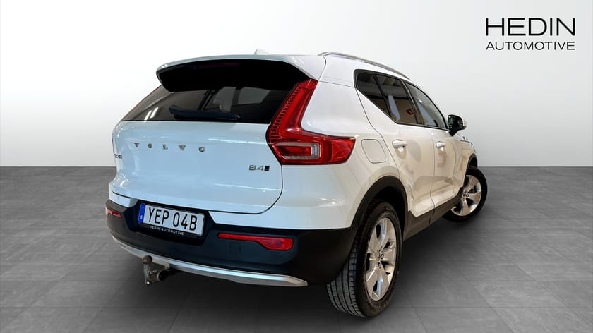 Bild 2 av Volvo XC40 B4 AWD 197hk Momentum Advance Dragkrok Värmare B-kam