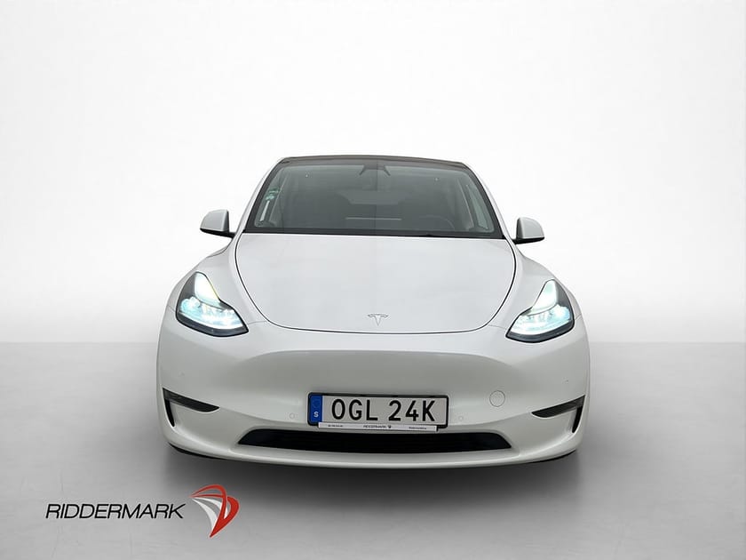 Bild 3 av Tesla Model Y Long Range AWD Svensksåld Panorama Drag