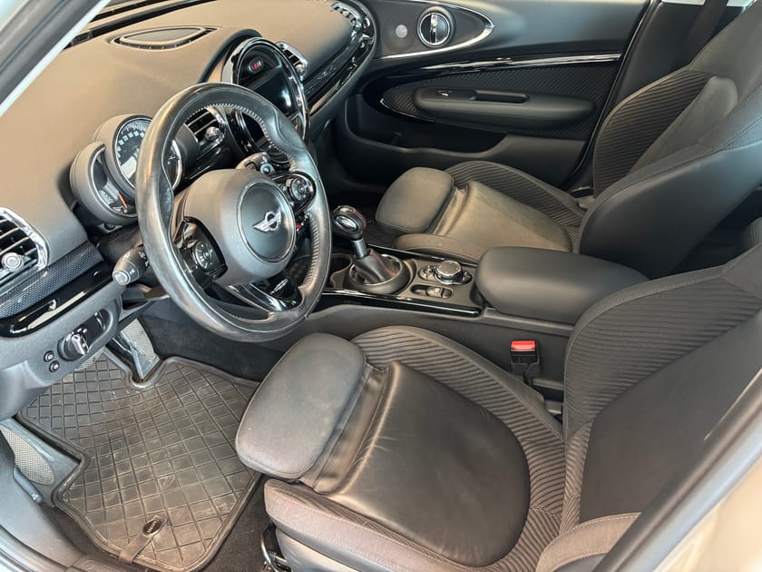 Bild 5 av MINI Cooper S ALL4 Clubman – Salt II (V-hjul)