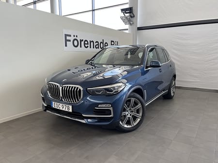 BMW X5 xDrive45e iPerformance Drag Komfortstol 20" Värmare H/K Panorama
