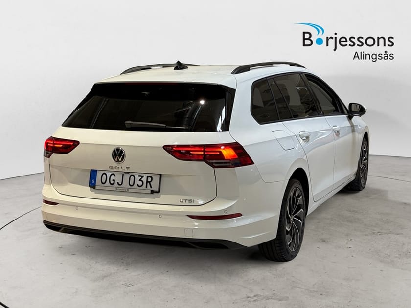 Bild 3 av Volkswagen Golf Sportscombi eTSI 131hk Dragkrok & Backkamera