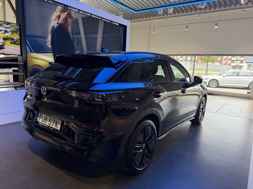 Bild 3 av Volkswagen T-Roc R-LINE  1.5 ETSI 150 HK DSG7