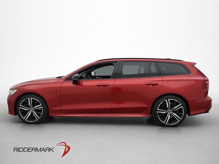 Bild 4 av Volvo V60 T8 AWD R-Design Värm Drag Pano 360° H/K Skinn HUD