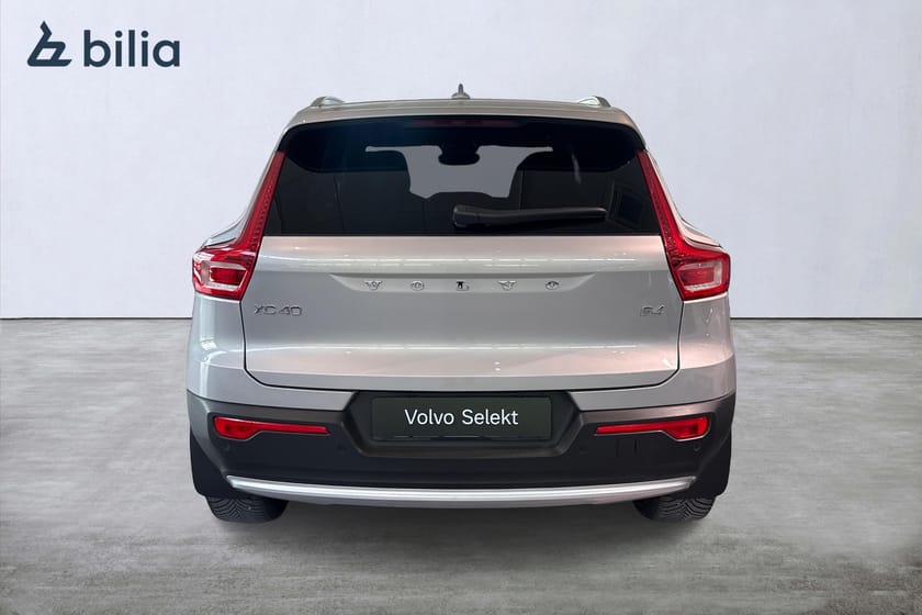 Bild 5 av Volvo XC40 B4 FWD Bensin Core SE II/Tonade rutor/Dragkrok/Metallic