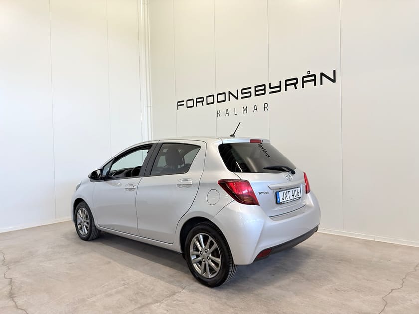 Bild 5 av Toyota Yaris 5-dörrar 1.33 Dual VVT-i B-kamera Årsskatt 426kr