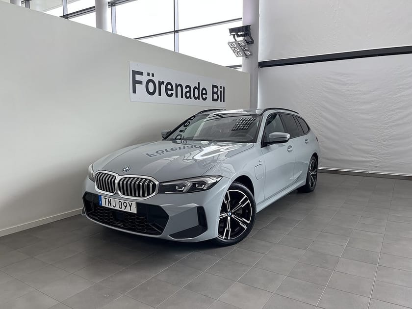 Bild 1 av BMW 330e xDrive Touring M Sport Drag Rattvärme Park Assist