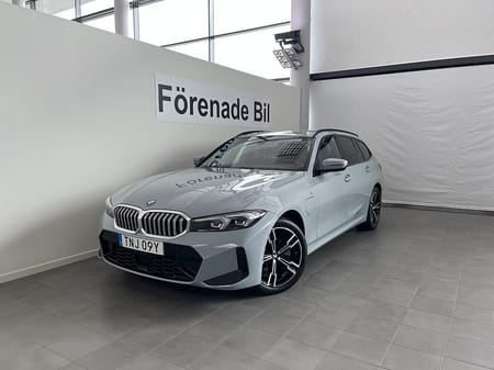 BMW 330e xDrive Touring M Sport Drag Rattvärme Park Assist