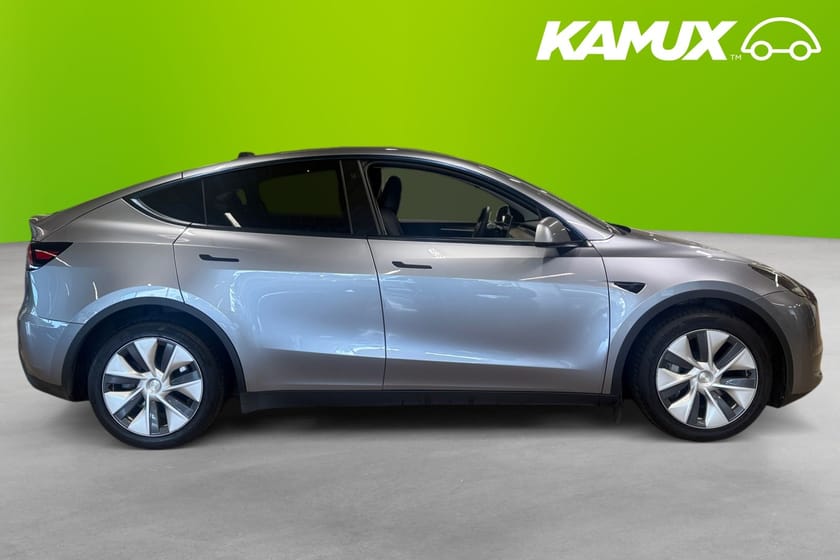 Bild 2 av Tesla Model Y Long Range AWD 514hk Pano Autopilot Drag