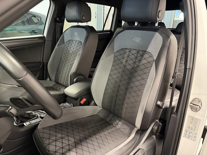 Bild 4 av Volkswagen Tiguan Allspace 7-sätes 7-sits 2.0 TDI 4WD Moms R-Line  Drag Värmare