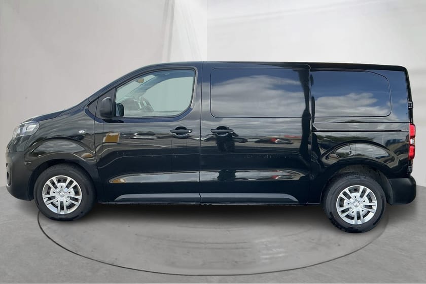 Bild 2 av Opel Vivaro Skåpbil IP 1.5 D (120hk) L2 Parkeringsvärmare Drag