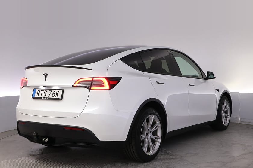 Bild 5 av Tesla Model Y Long Range AWD Autopilot Panorama Drag