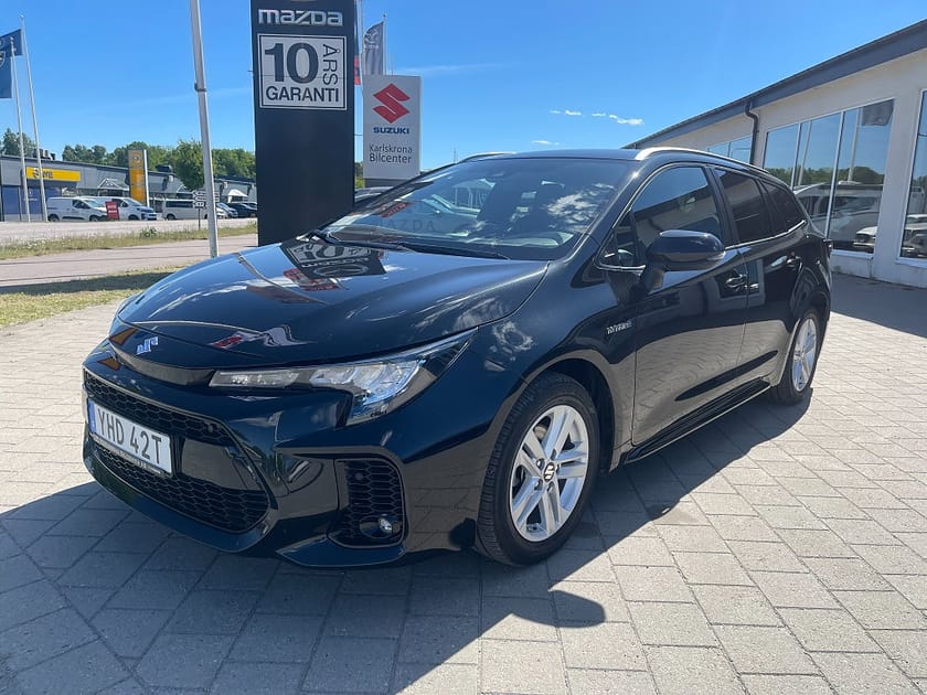 Bild 1 av Suzuki Swace Hybrid 1.8 VVT-i E-CVT 122 hk ENDAST 2323 mil