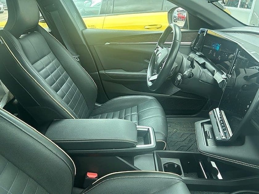 Bild 4 av Renault Mégane E-TECH 60 kWh Iconic Mkt Utrustning / 1 ägare / Leasebar /Drag