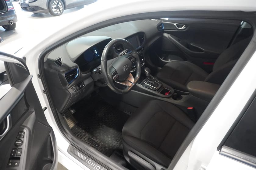 Bild 2 av Hyundai Ioniq Hybrid 1.6 DCT, 141hk, 2018 Dragkrok Backkamera Navigation