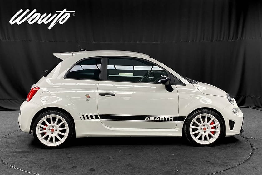 Bild 3 av Abarth 595 Esseesse 180HK /Akrapovic /Skalstolar/ Kolfiber