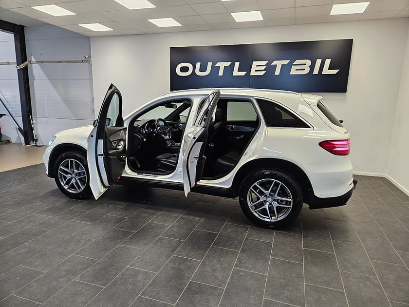 Bild 4 av Mercedes-Benz GLC 220 d 4MATIC AMG Luftfjädring Panorama Värmare Nav Drag