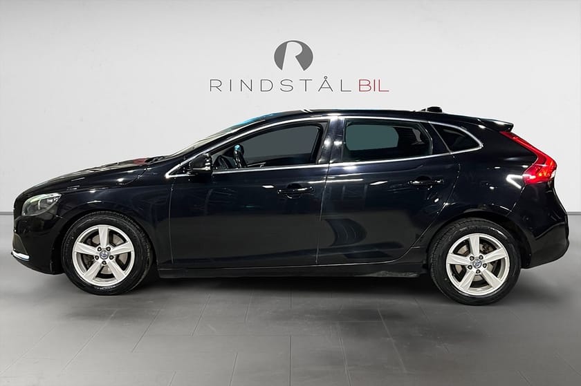 Bild 4 av Volvo V40 D2 115 HK AUT MOMENTUM D-VÄRM PDC 0.36L/MIL KAMREM BYTT