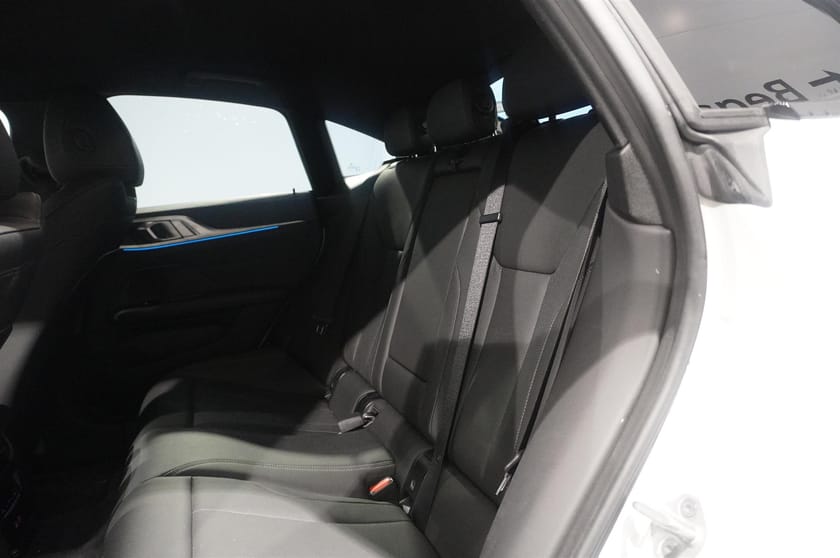 Bild 5 av BMW i4 eDrive40 Gran Coupé M Sport Drag Aktiv Fartpilot HiFi Rattvärme