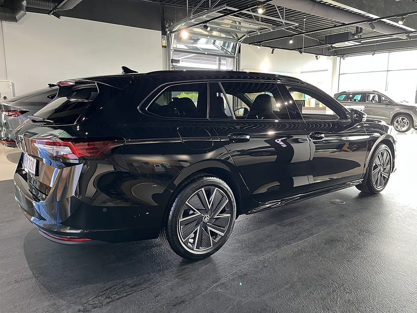 Bild 4 av Škoda Superb iV Kombi Skoda Combi Sportline 1,5 TSI 204 HK 6 VXL DSG