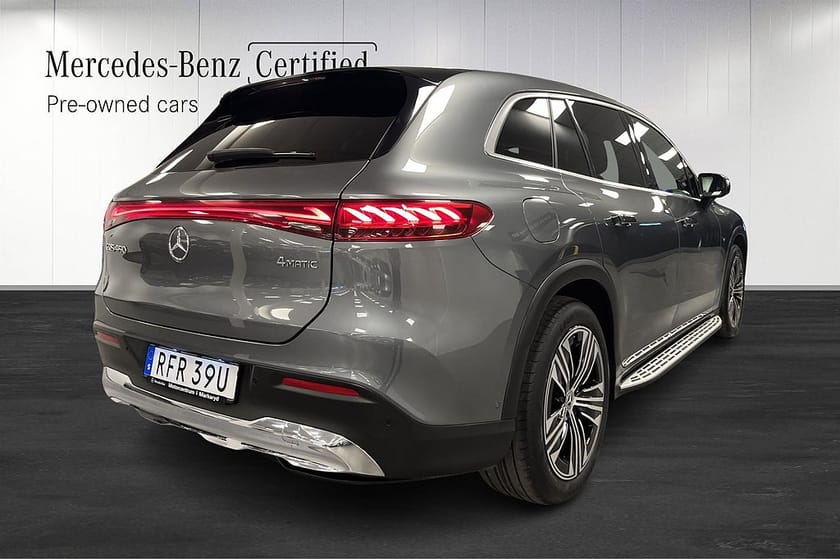 Bild 3 av Mercedes-Benz EQS SUV 450 4MATIC Premium Distronic Pano Burmester HUD 7 sits