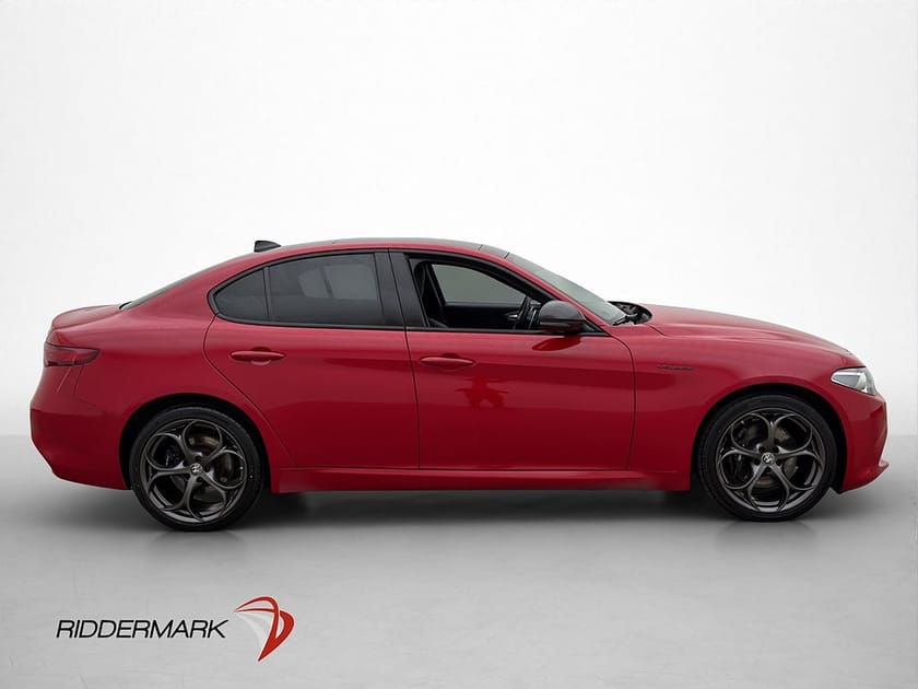 Bild 4 av Alfa Romeo Giulia Q4 280hk Veloce Pano H/K Skinn En-brukare