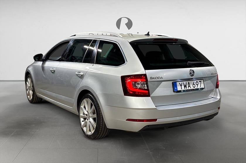 Bild 5 av Škoda Octavia Kombi 2.0 TDI 150 HK DSG AWD DRAG D-VÄRM B-KAMERA 18"
