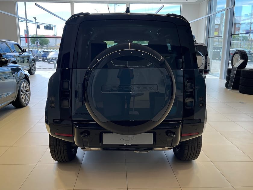 Bild 3 av Land Rover Defender P300e PHEV 110 X-Dynamic SE