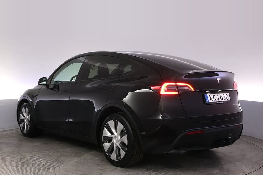 Bild 4 av Tesla Model Y Long Range AWD Autopilot Pano Drag