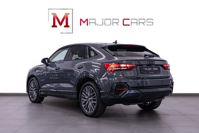 Bild 4 av Audi Q3 Sportback 35 TDI Cockpit SvartOptik 19" Ambient Värmare