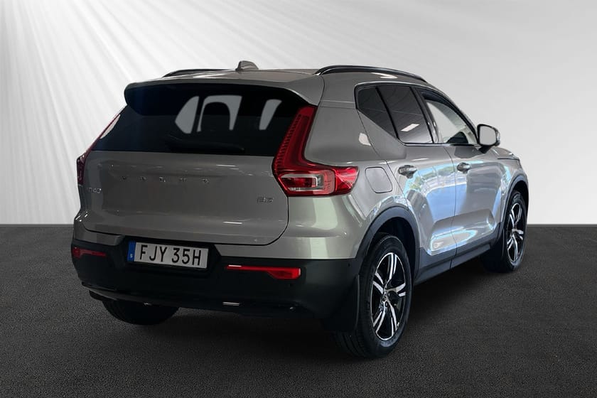 Bild 3 av Volvo XC40 B3 FWD Bensin Plus Dark