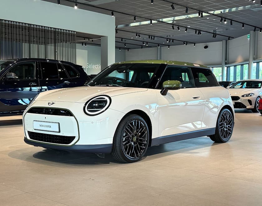 Bild 1 av MINI Cooper SE Paul Smith Edition XL-Paket