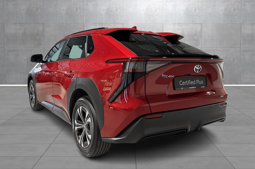 Bilde 3 av Toyota bZ4X AWD / Active Tech / Velholdt / LAV KM