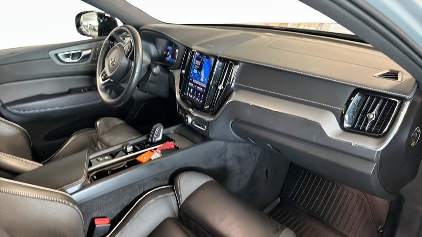 Bild 3 av Volvo XC60 Recharge T8 AWD Värmare H/K Panorama B-kam